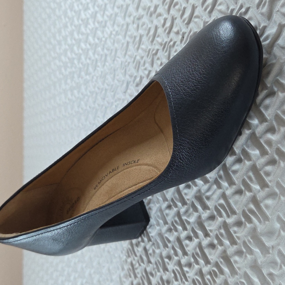 Brioso Artita  Women's Block Heel Shoes Leather Navy Blue. 10M.